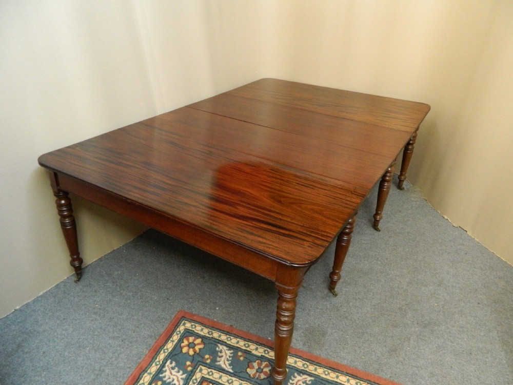 Georgian mahogany dining table View IV