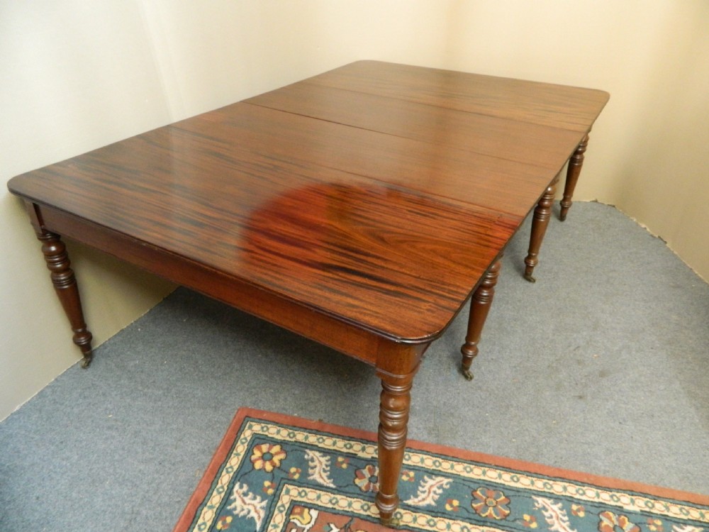 Georgian mahogany dining table View V