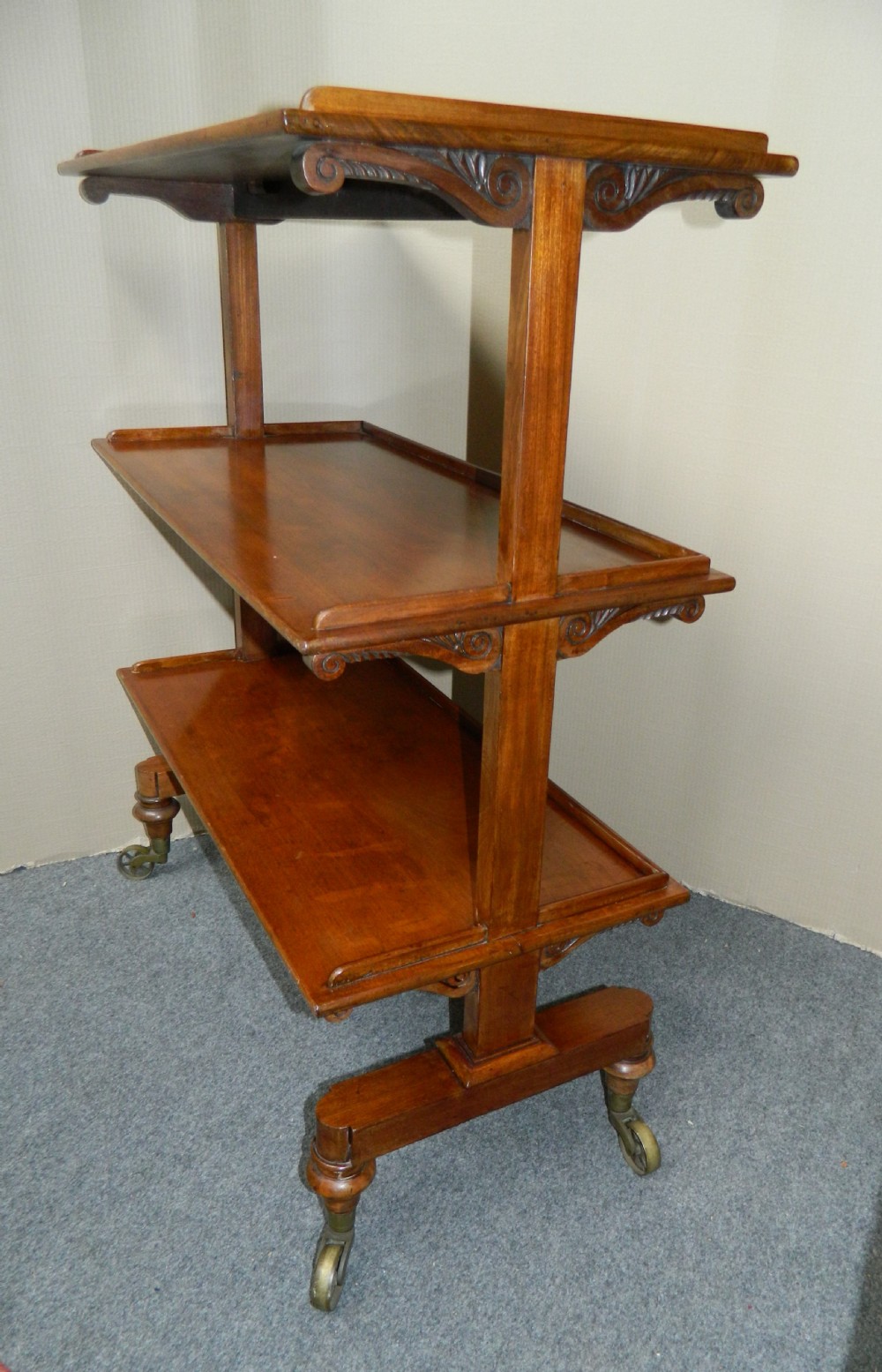  Georgian mahogany dumb waiter View III