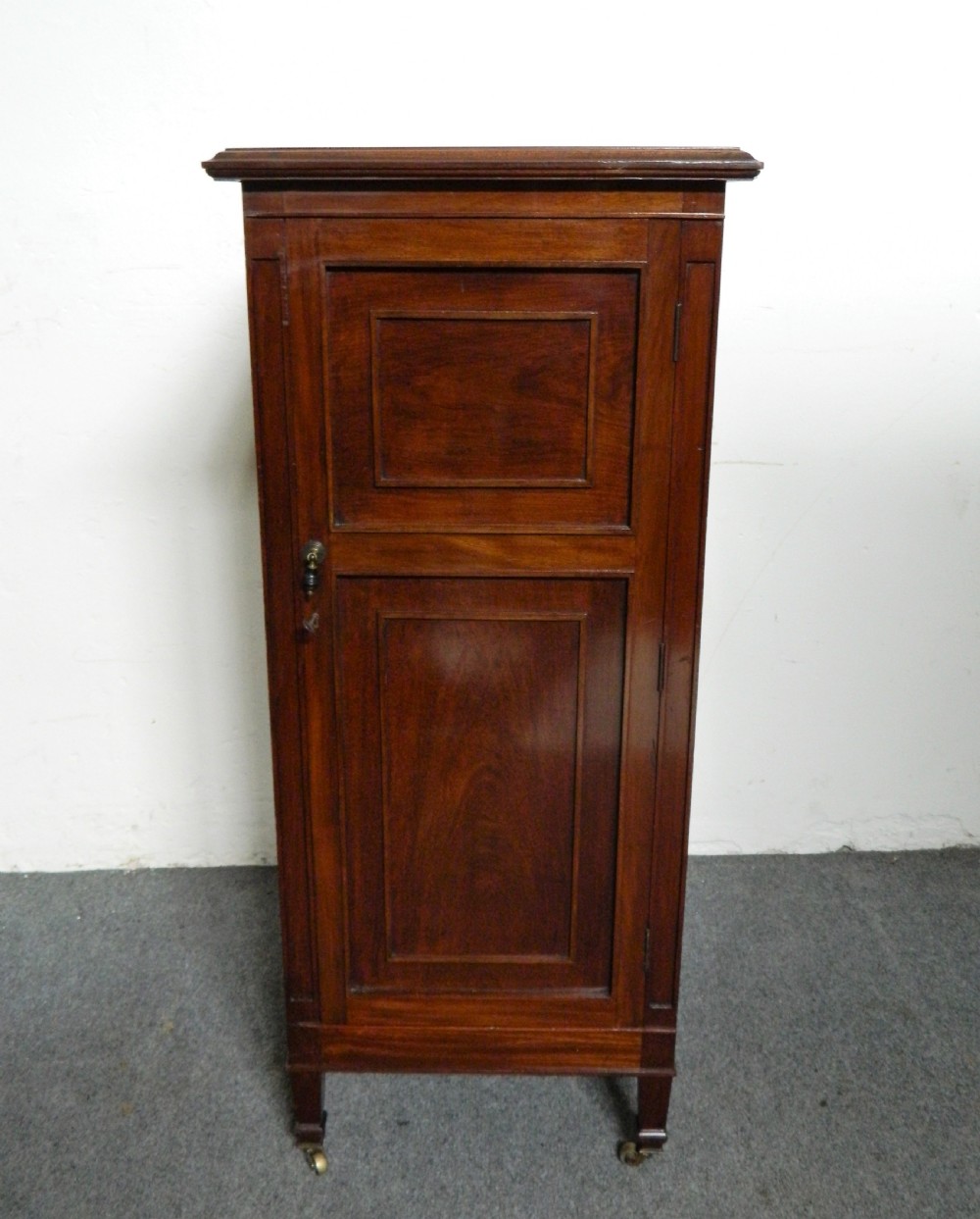 collectors cabinet View III