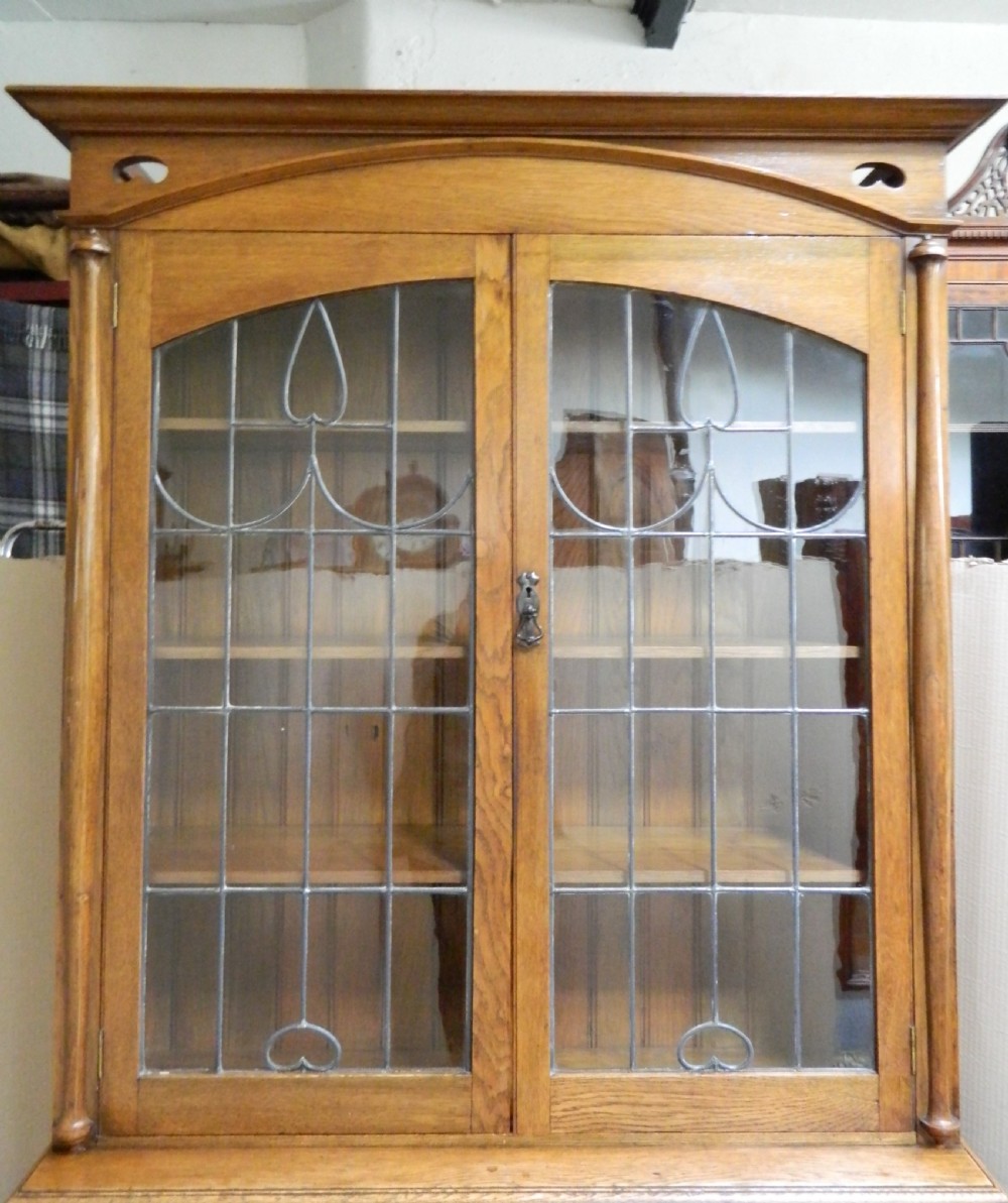 Arts & Crafts oak bookcase View V