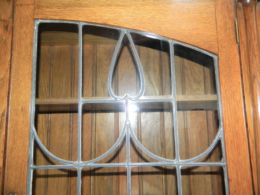 Arts & Crafts oak bookcase View VII
