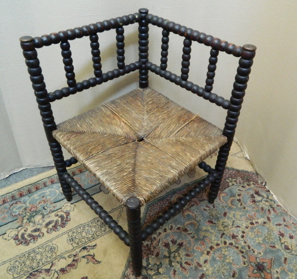 corner bobbin chair View III