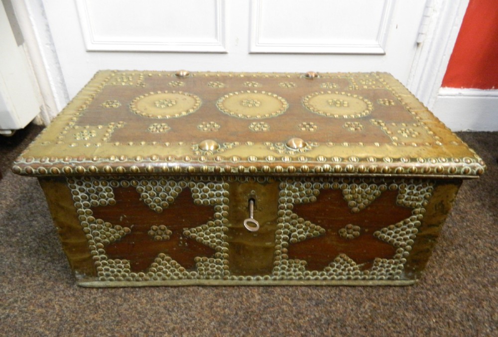 Zanzibar chest