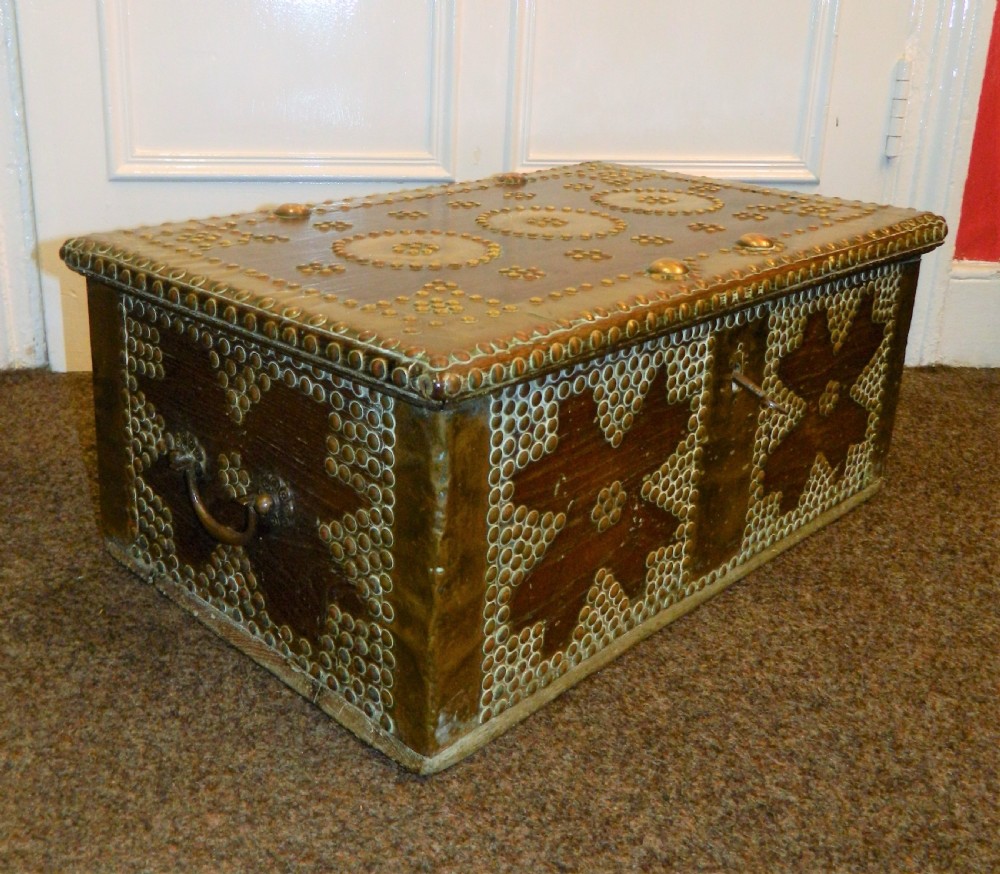 Zanzibar chest View IV