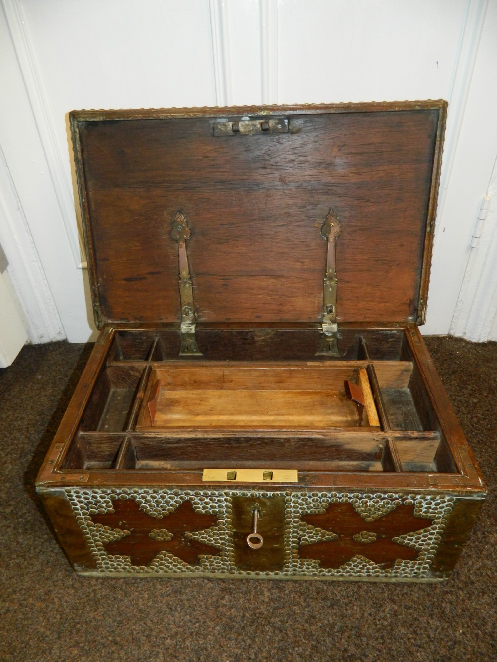 Zanzibar chest View V