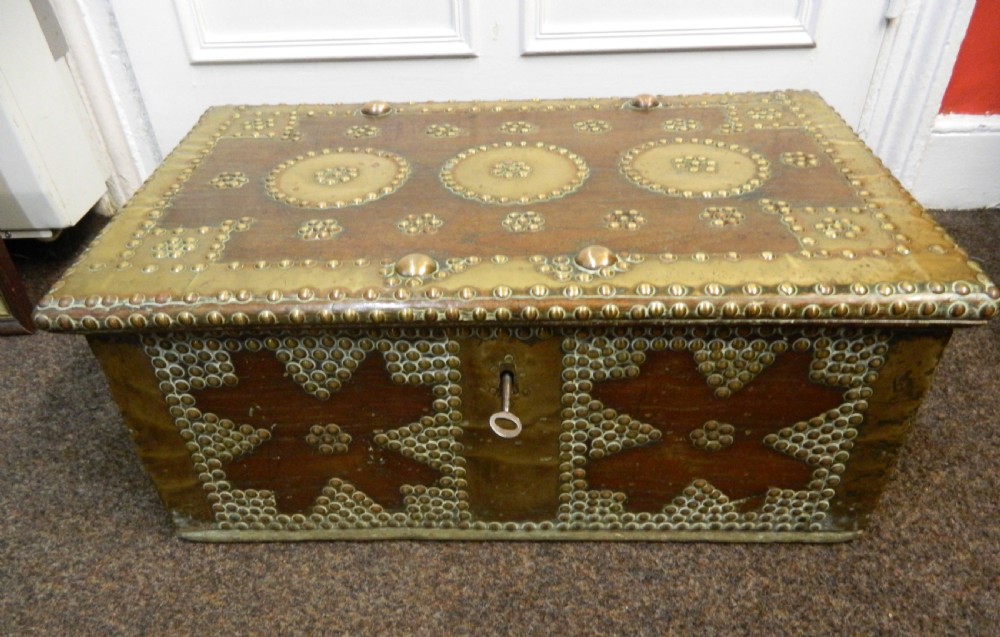 Zanzibar chest View VII