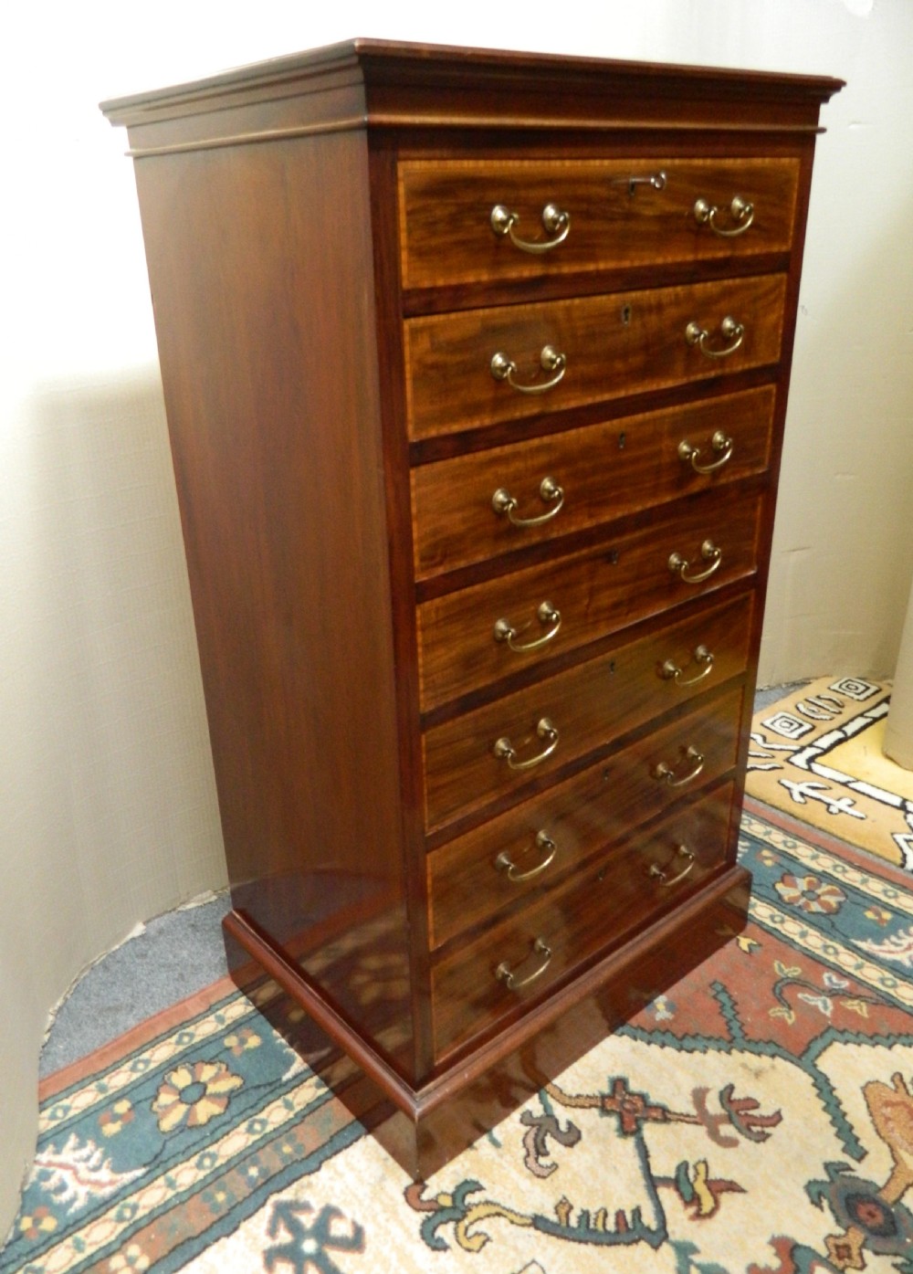 Mahogany chest of drawers - Maple & Co. View III