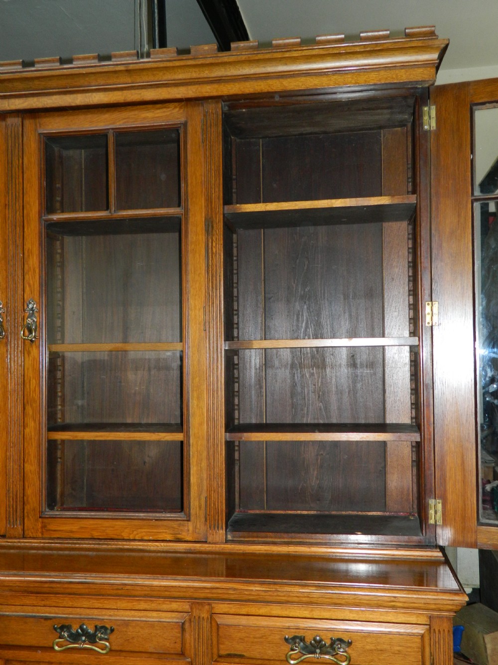 Arts & Crafts oak bookcase View VI