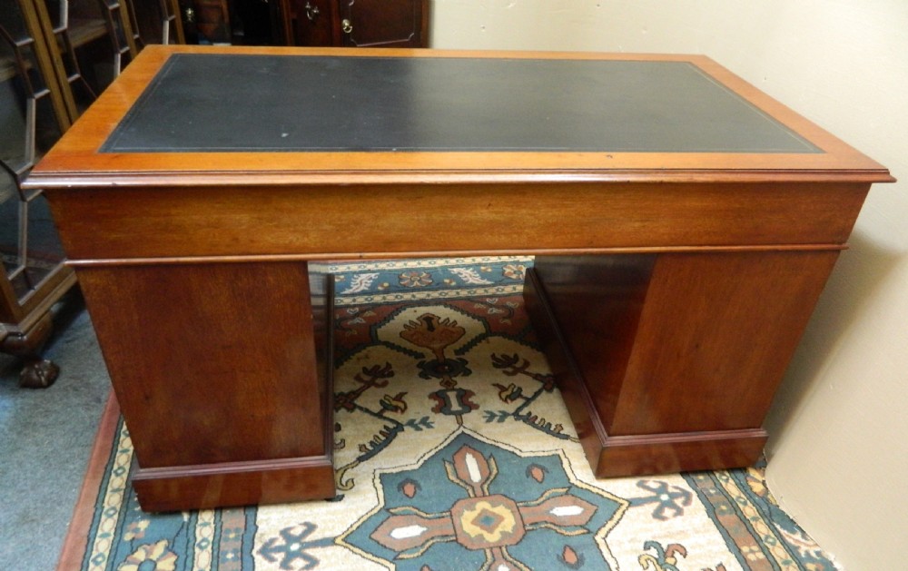 mahogany desk View VI