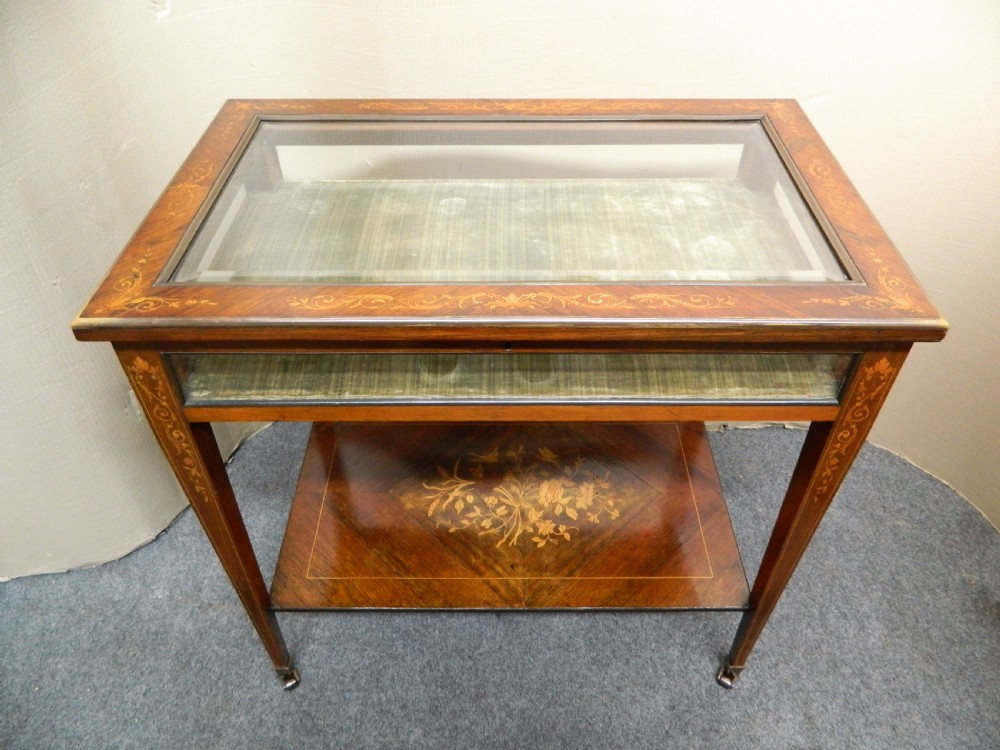 inlaid bijouterie table View VII