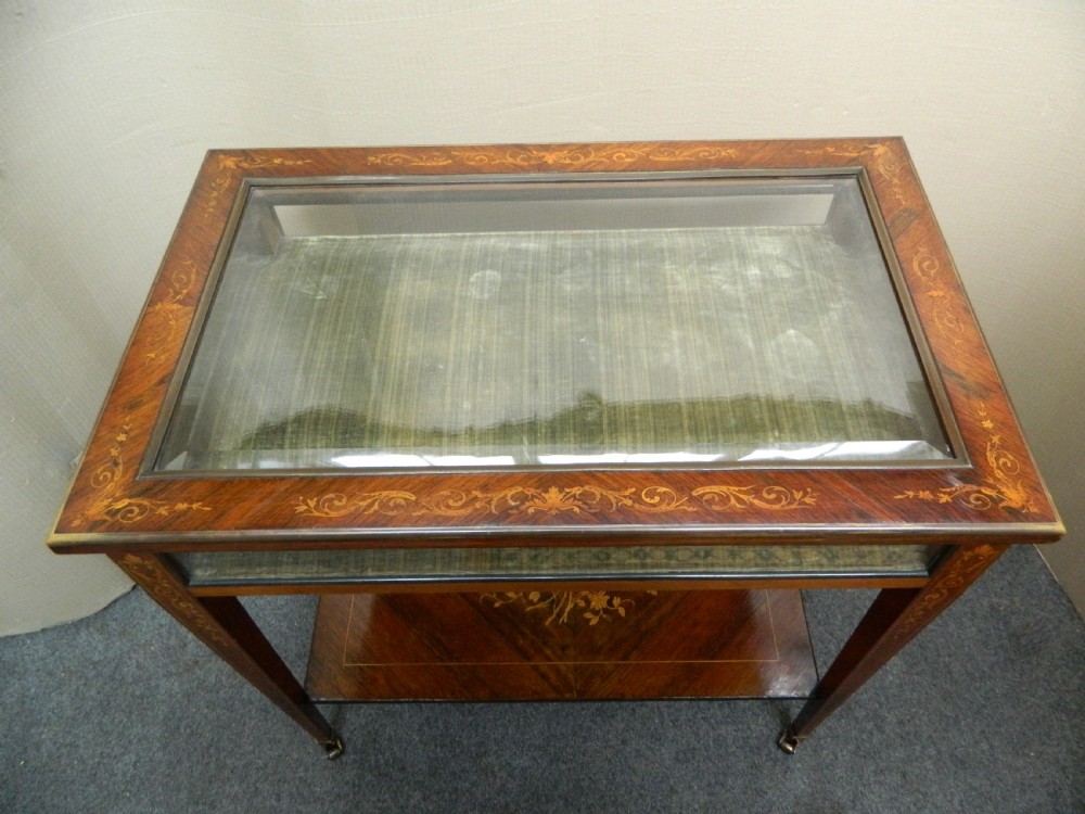 inlaid bijouterie table View VIII