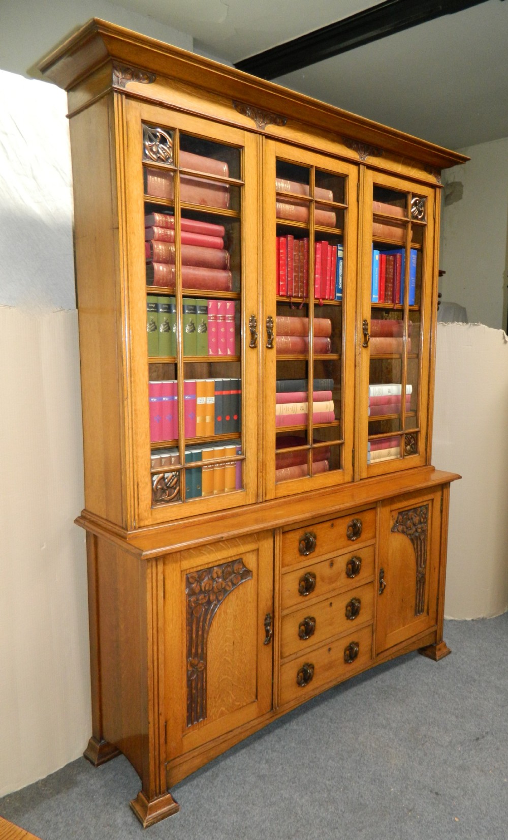 outstanding Arts & Crafts oak bookcase View II