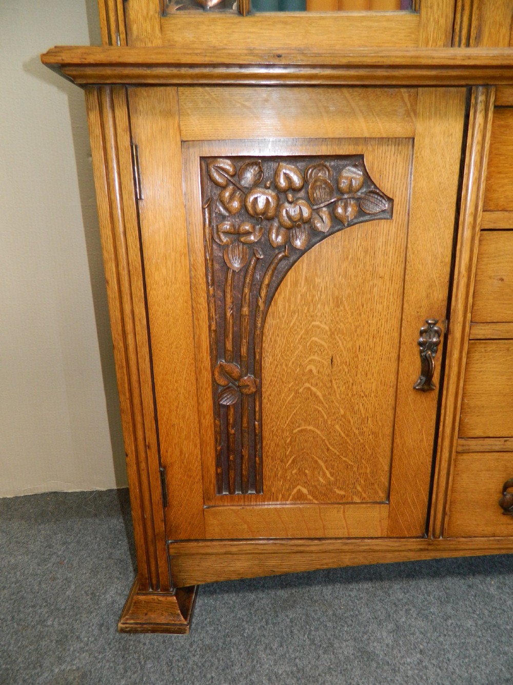 outstanding Arts & Crafts oak bookcase View III