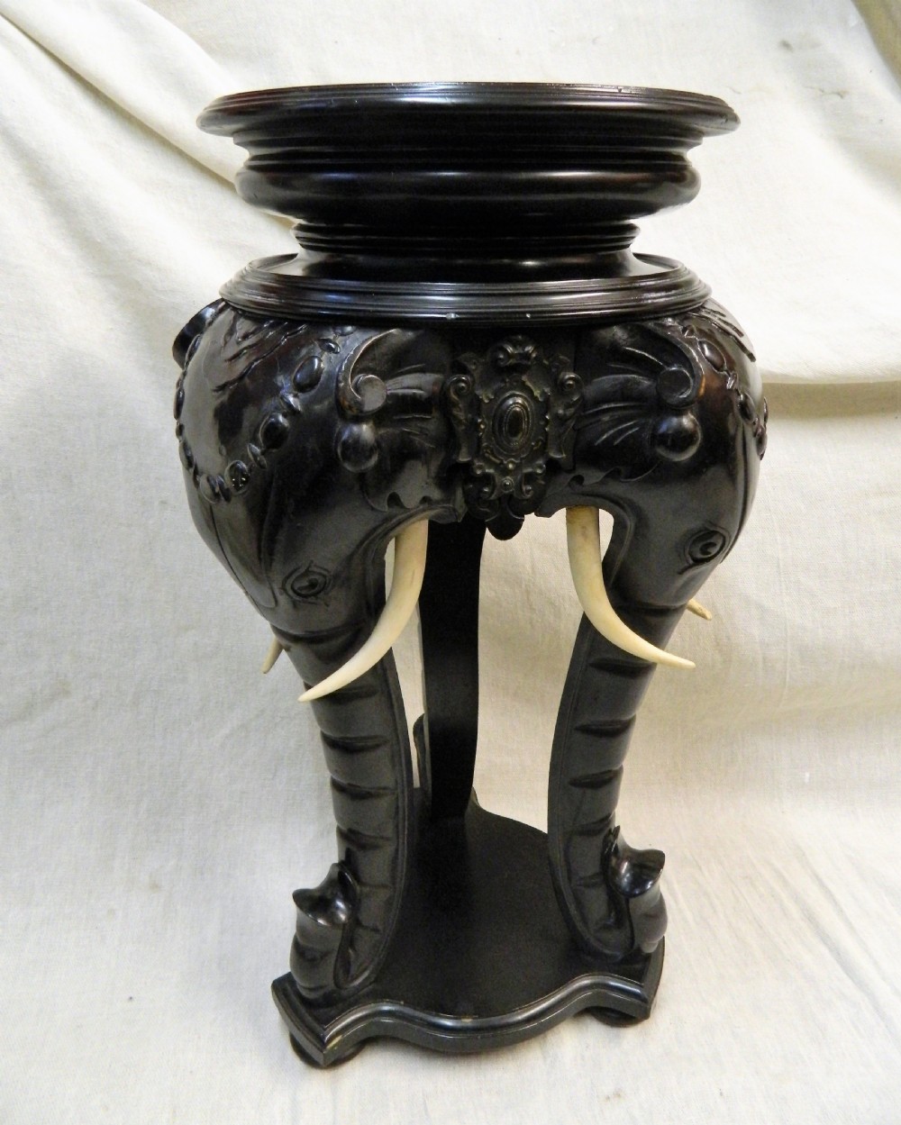 elephant jardiniere / stand