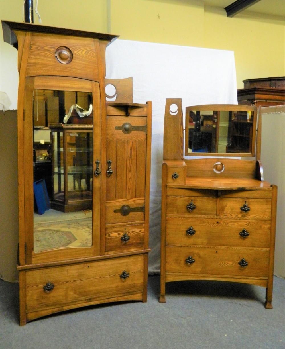 Arts & Crafts oak bedroom suite View IX