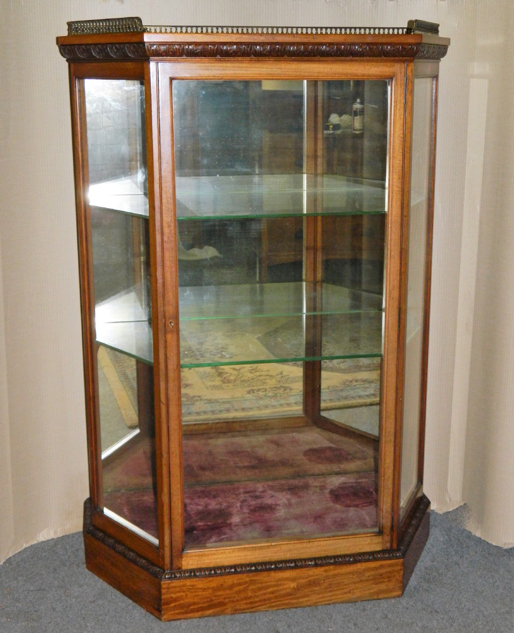 Shop display cabinet View II