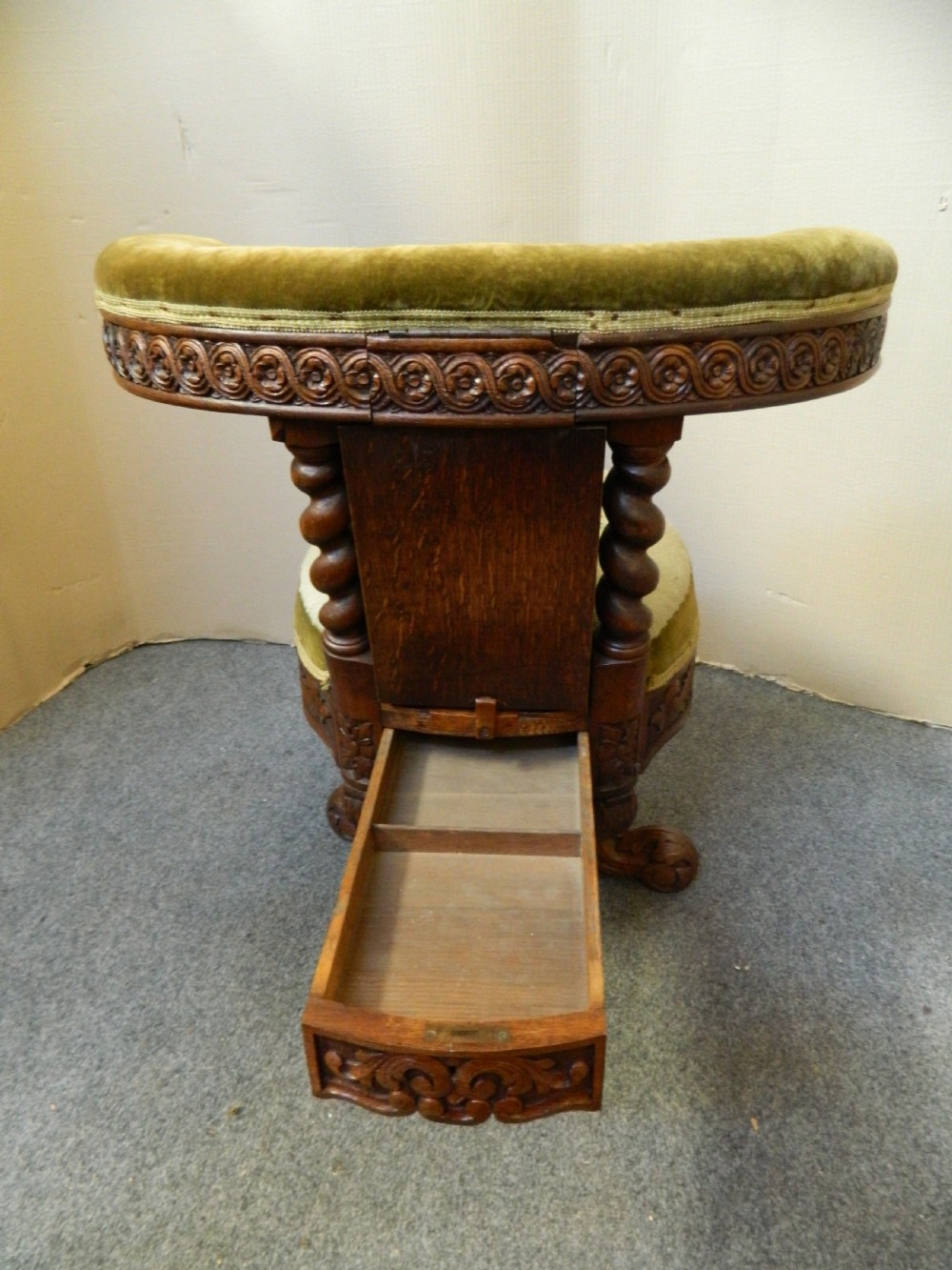 Rare cockfighting chair View IV