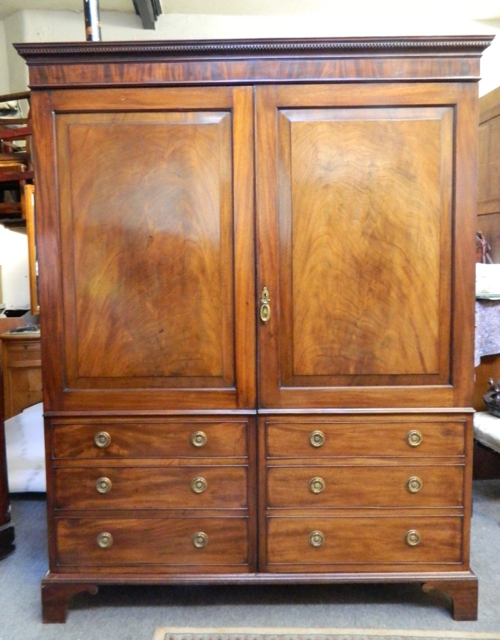Georgian mahogany wardrobe View VII