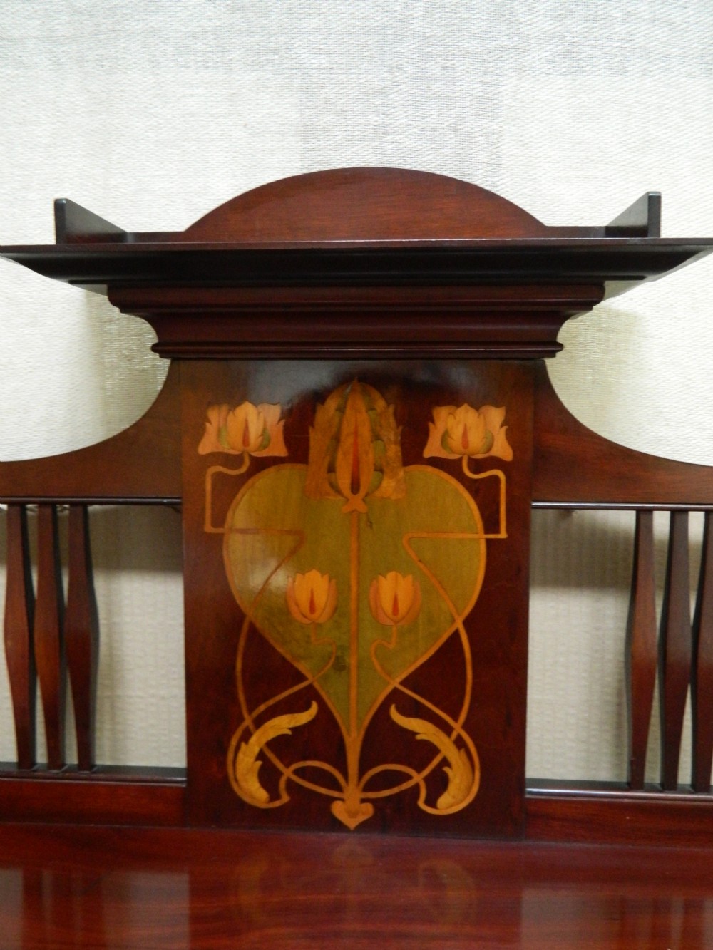 Shapland & Petter display cabinet View III