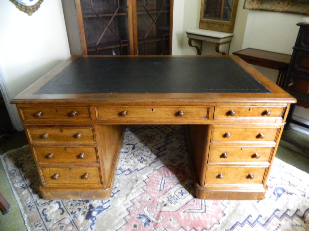 large oak partners desk View VIII
