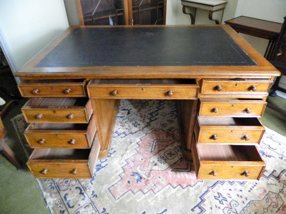 large oak partners desk View IX