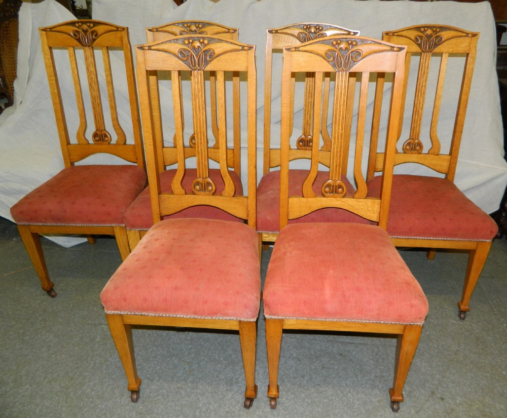 Set of 6 oak Arts & Crafts dining chairs