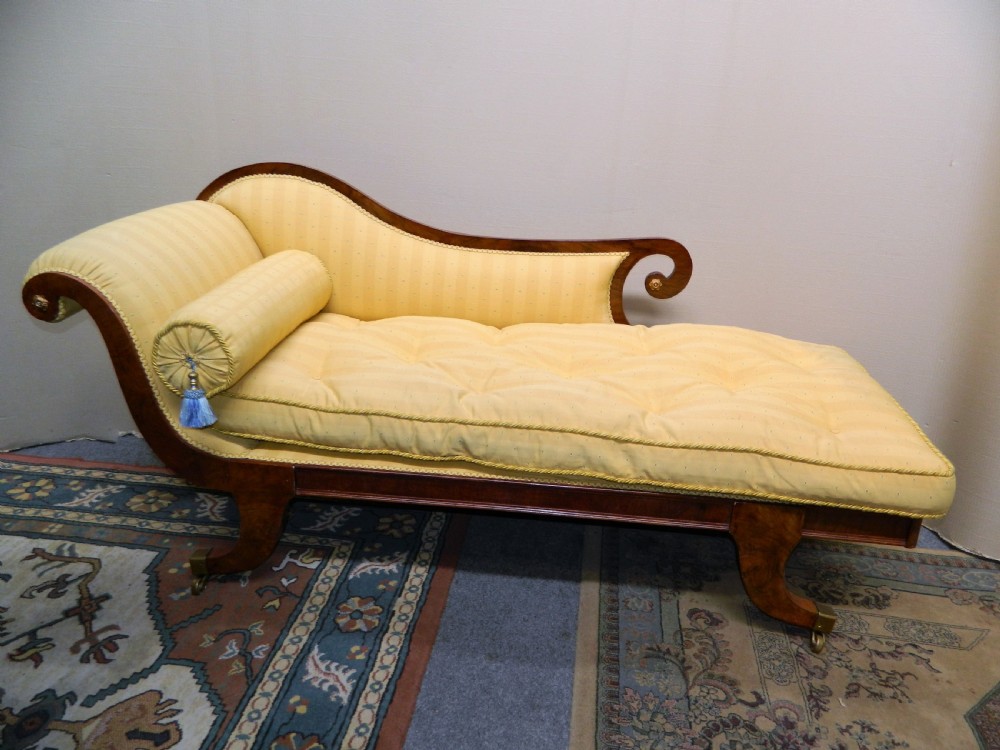 Regency chaise longue View II