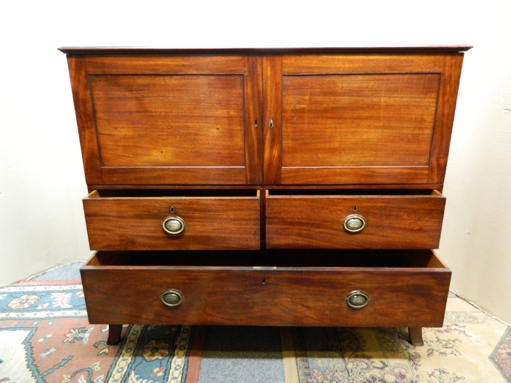 Georgian linen press View IV