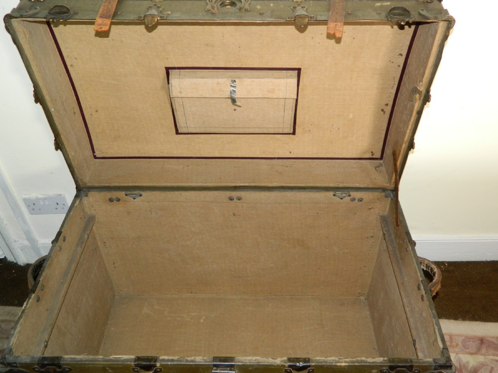 large travelling trunk - Cunard label View VII