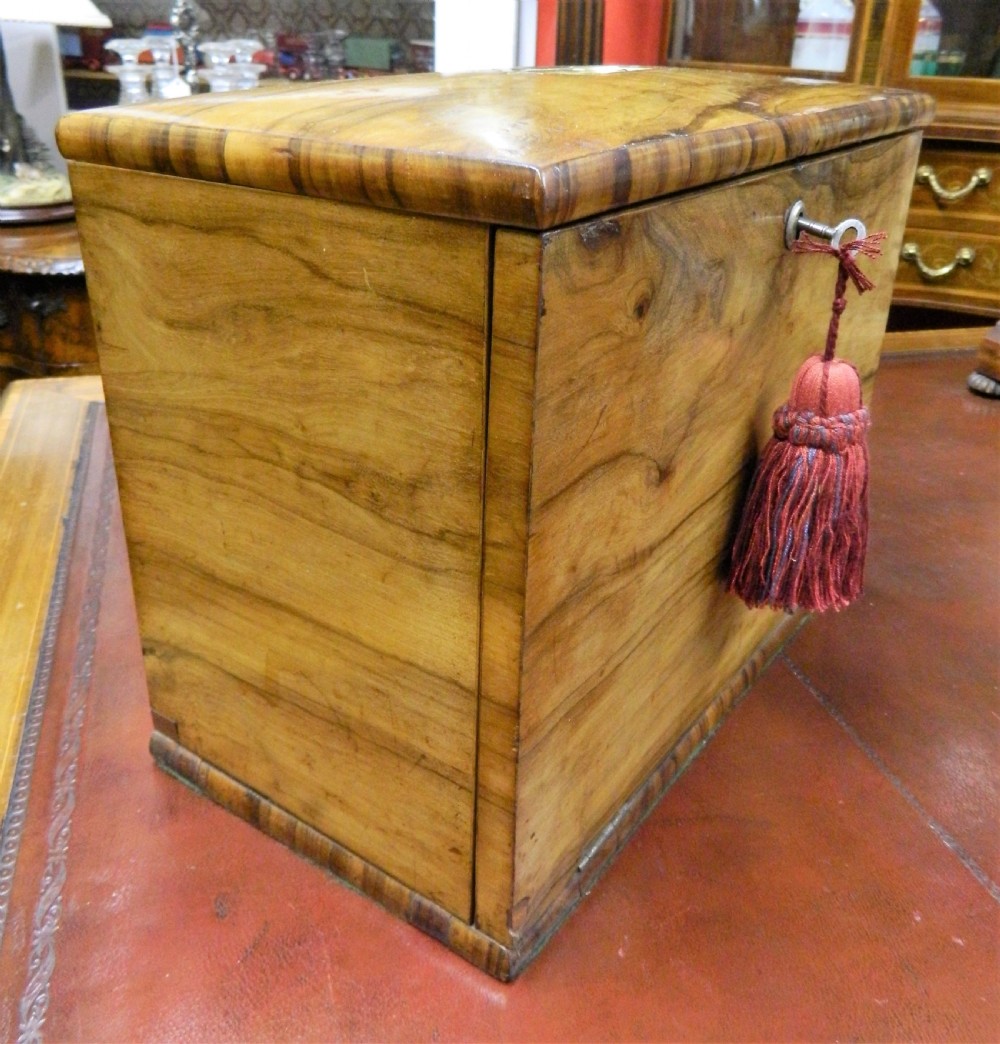 Olivewood stationery box / writing box View III