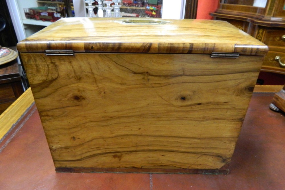 Olivewood stationery box / writing box View V