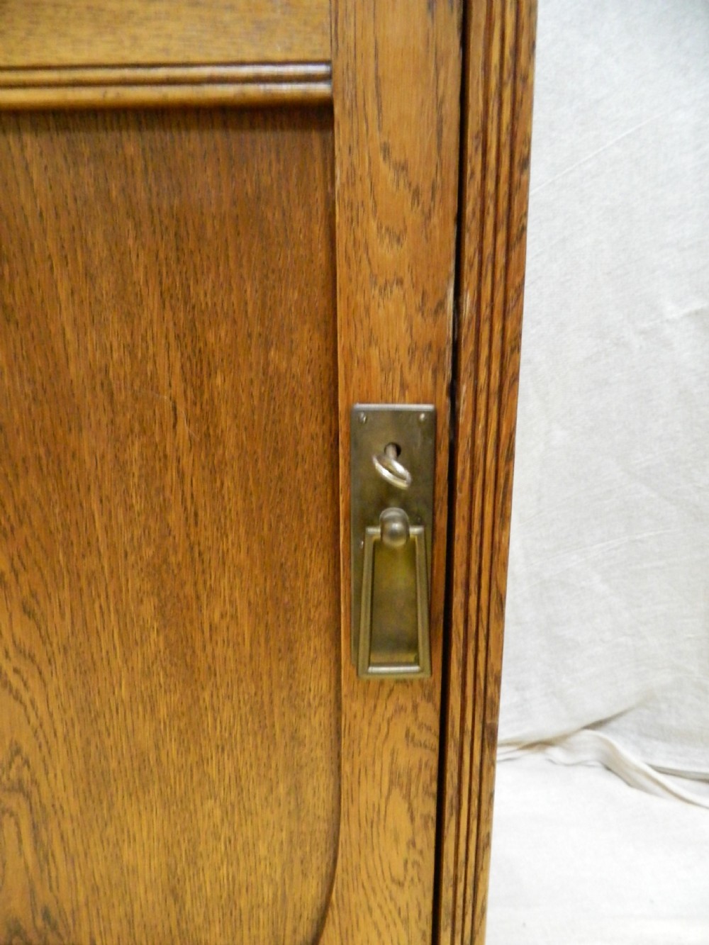 Arts & Crafts oak cupboard View VII