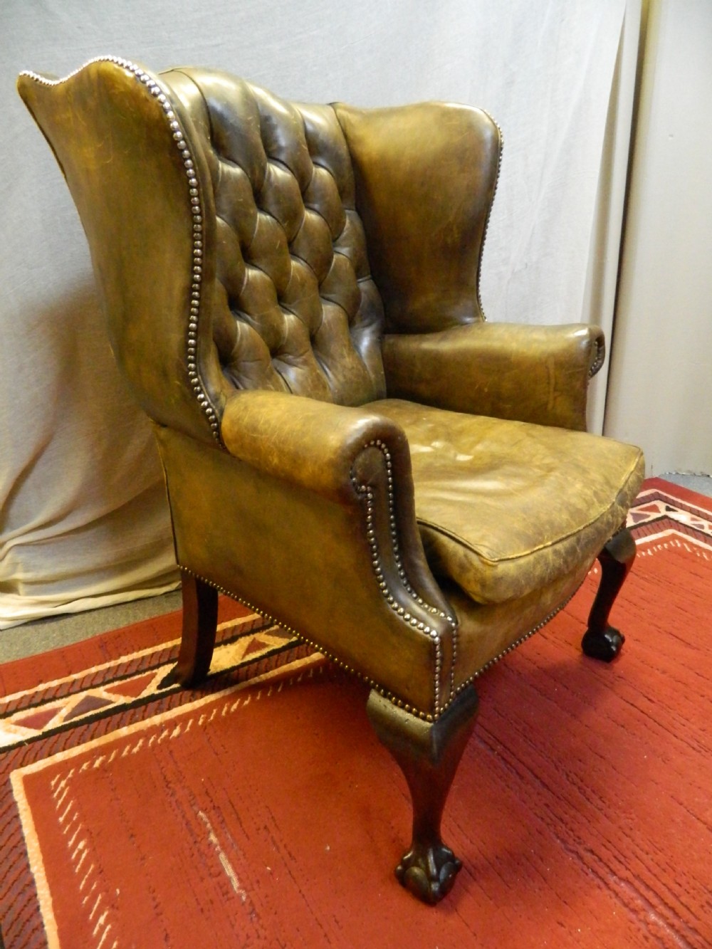 leather armchair View III