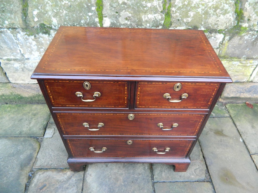 Small Georgian mahogany chest of drawers View II