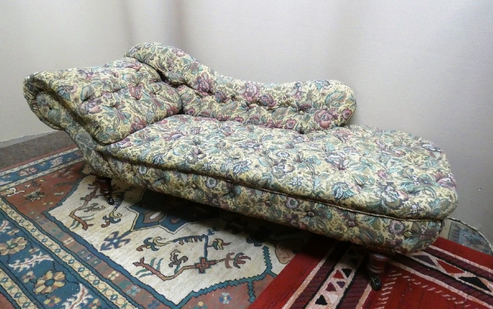 Victorian chaise longue View II