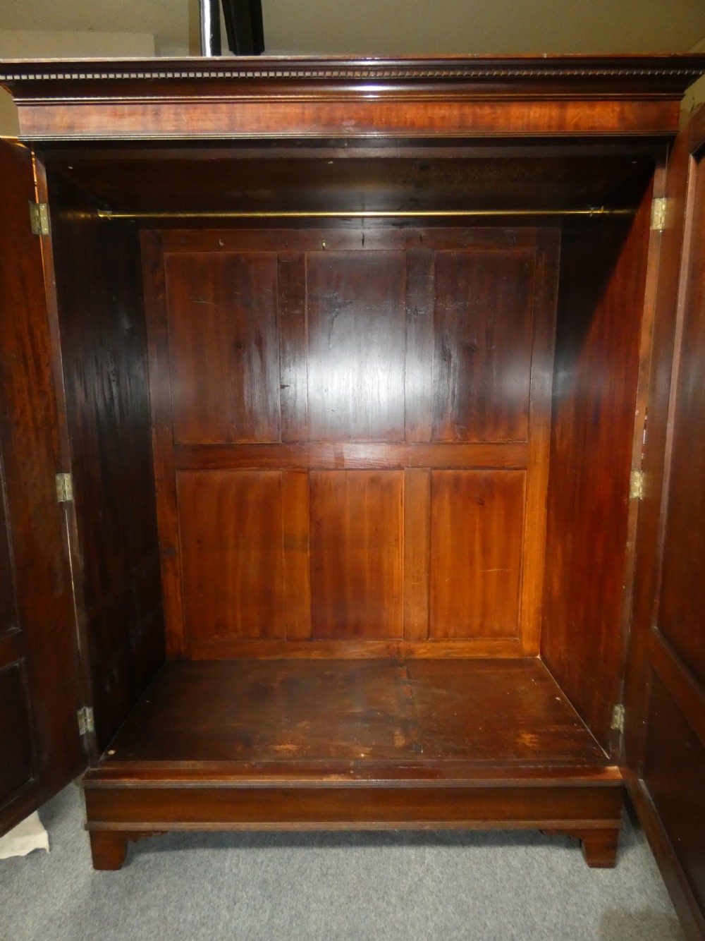 Georgian mahogany wardrobe View V