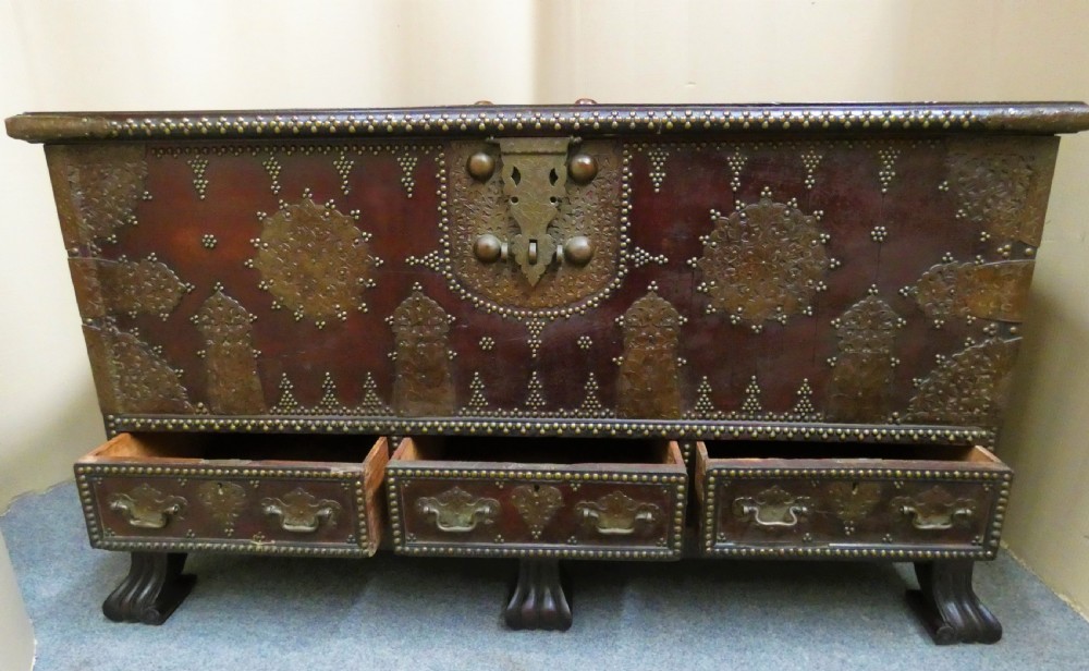Very large Shirazi  Dowry chest View III