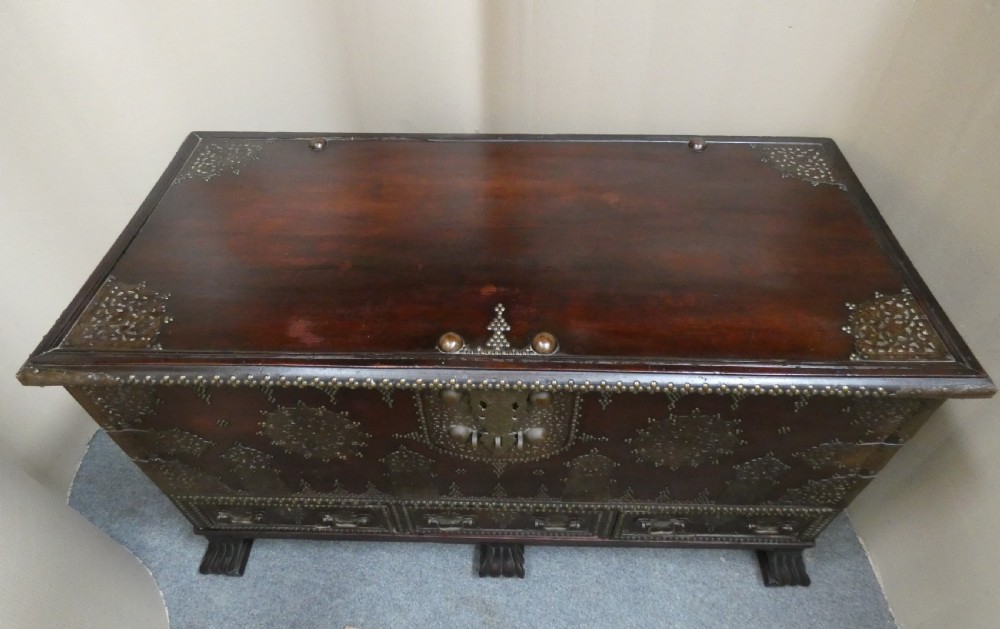 Very large Shirazi  Dowry chest View V