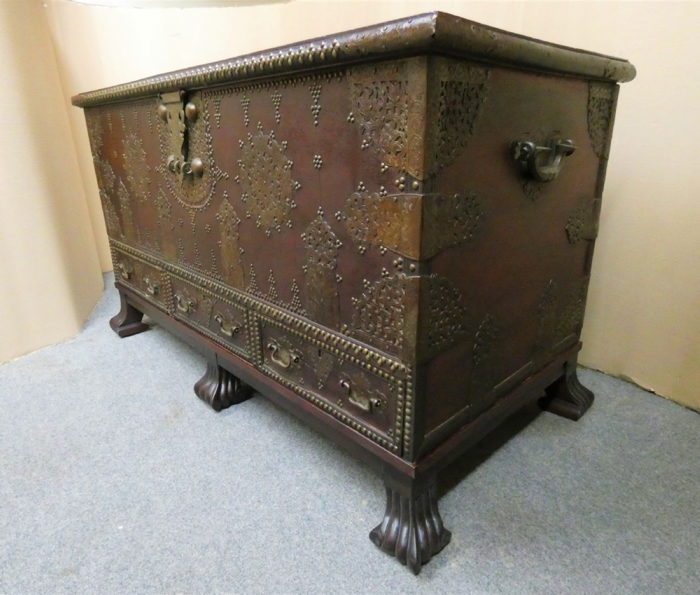 Very large Shirazi  Dowry chest View IX
