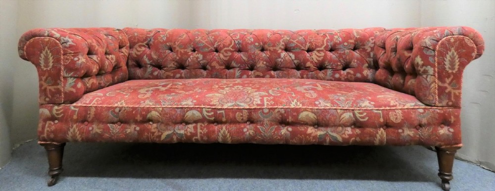 Chesterfield Sofa View II