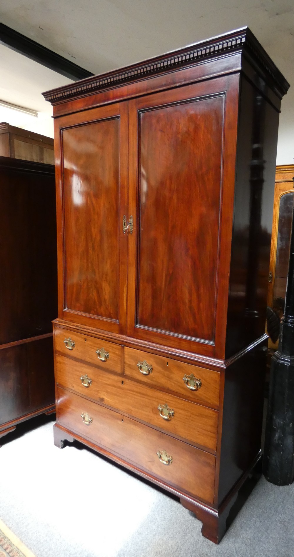 Georgian mahogany linen press View IV