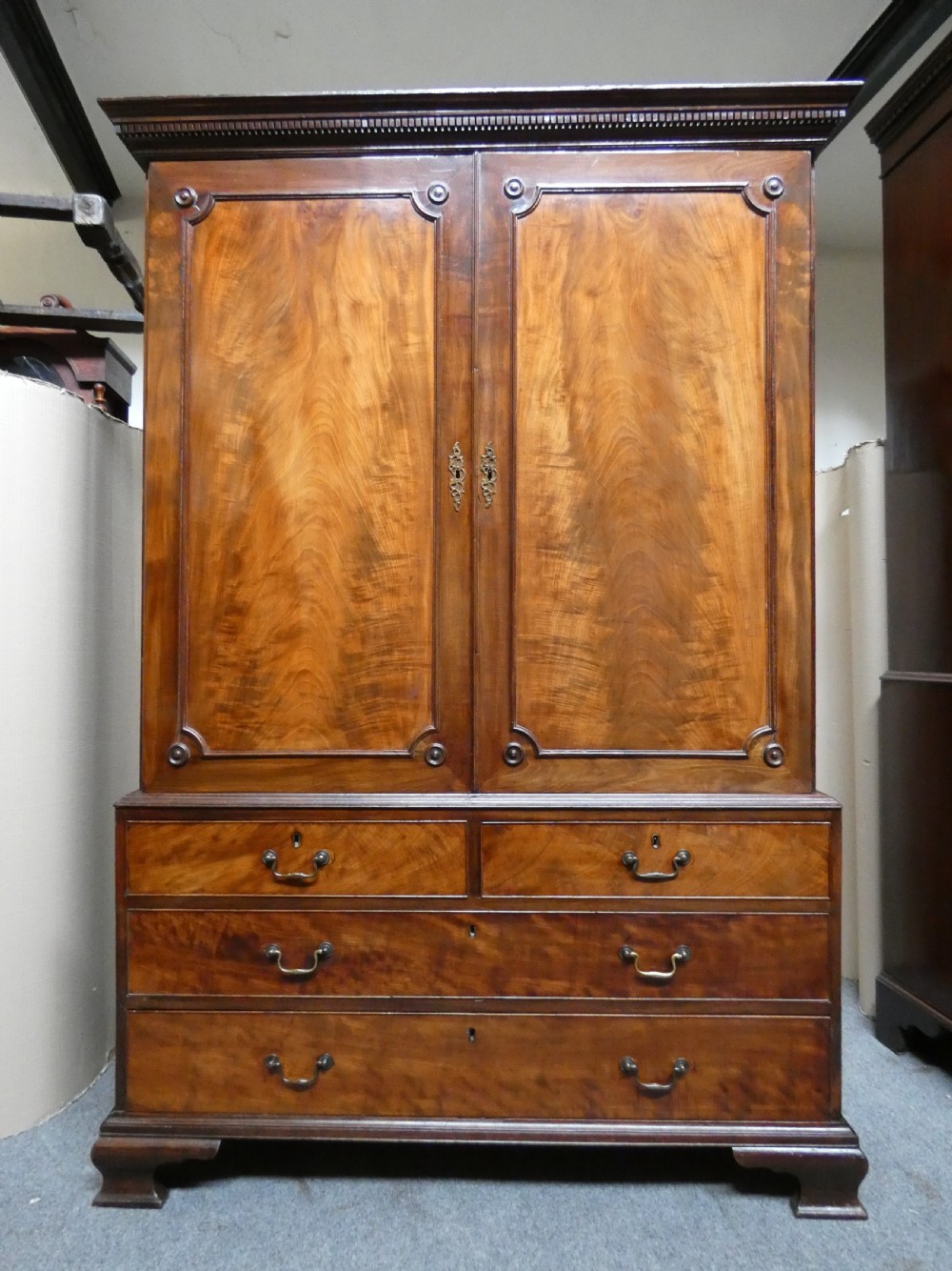Georgian mahogany linen press  View III
