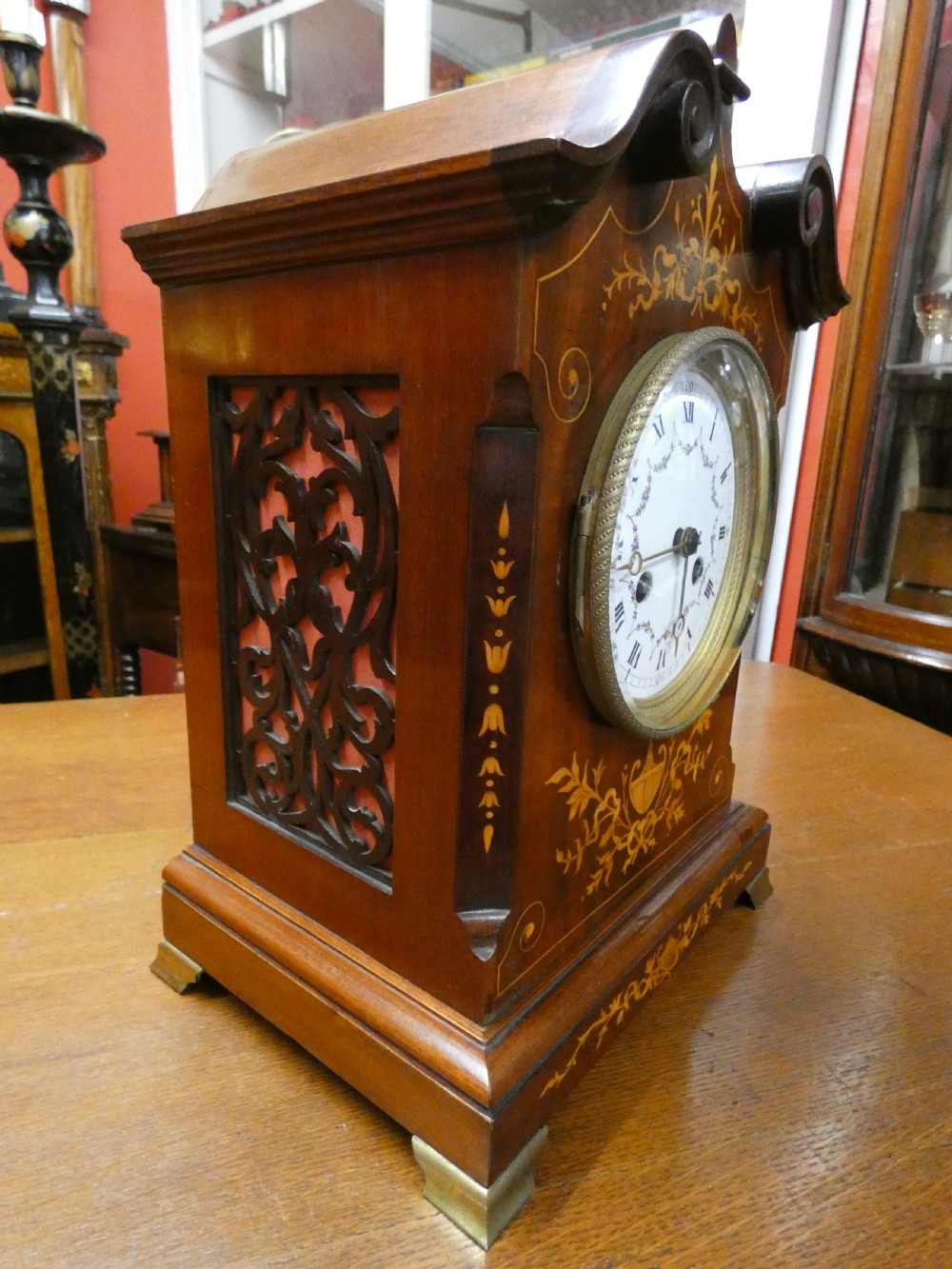 French mantel / bracket clock View VIII
