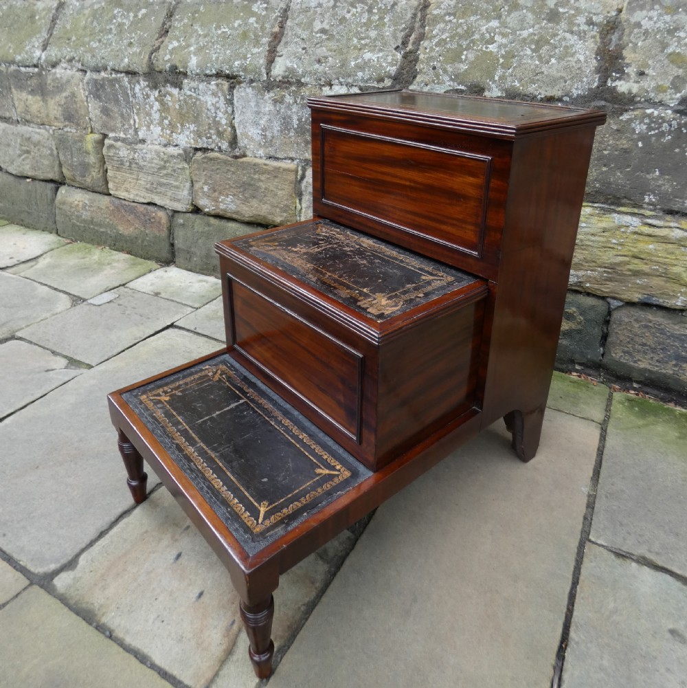 Regency library steps / bed steps