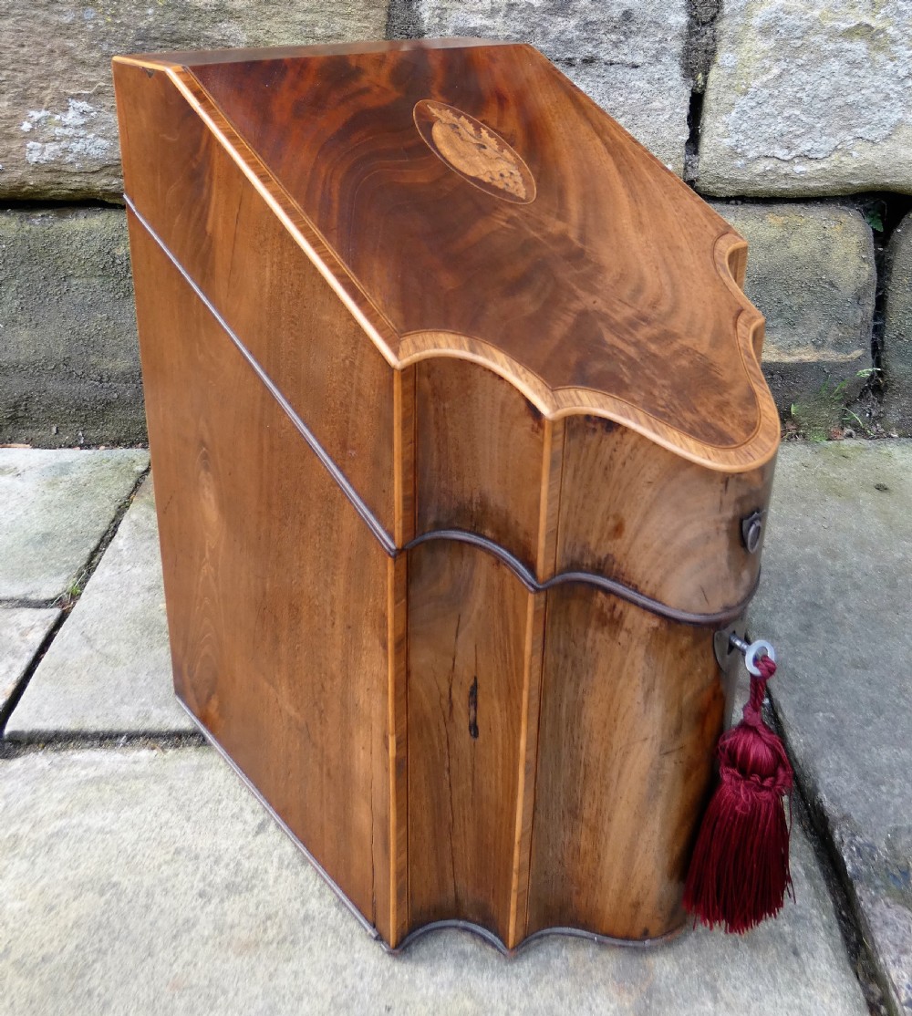 Georgian inlaid mahogany knife box / stationery box View II