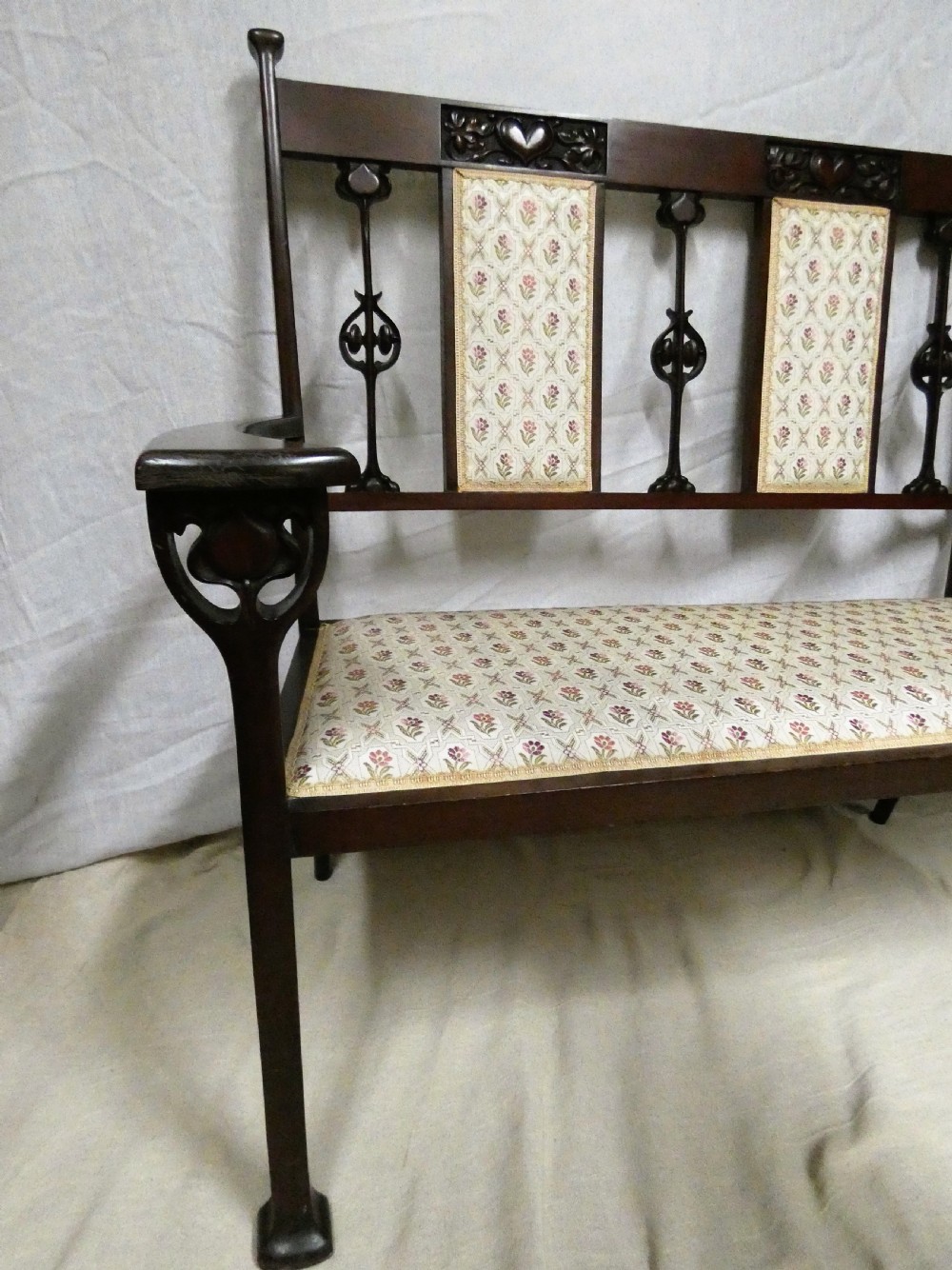 Art Nouveau sofa / settee View V