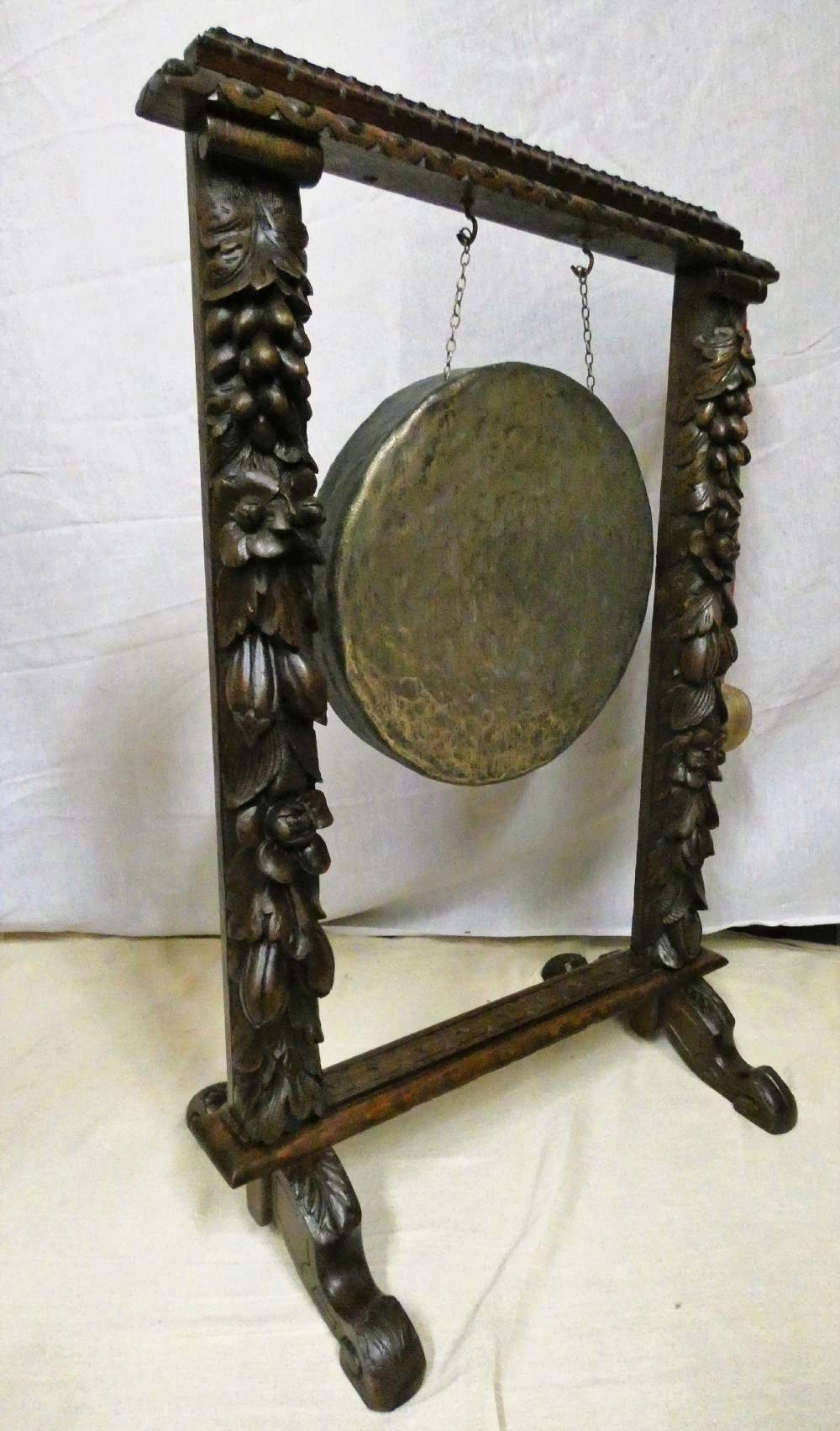 Carved oak dinner gong View II