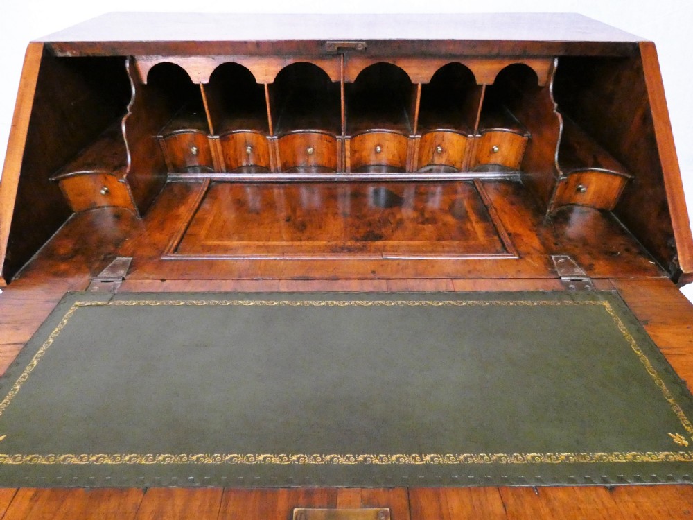 George 1 Walnut bureau  View IV