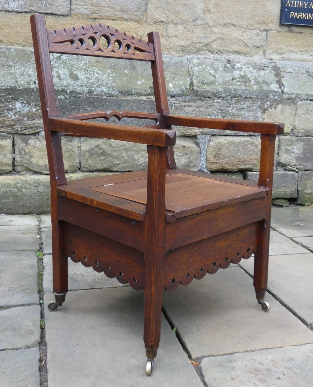 Arts & Crafts oak chair